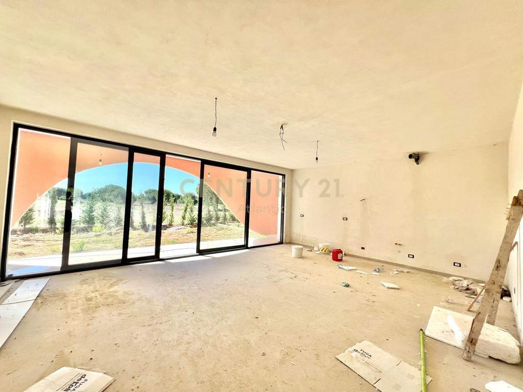 WE SELL A SUPER INDIVIDUAL VILLA WITH A POOL AT LALZ BAY, NEAR SAN PIETRO!   500,000 €