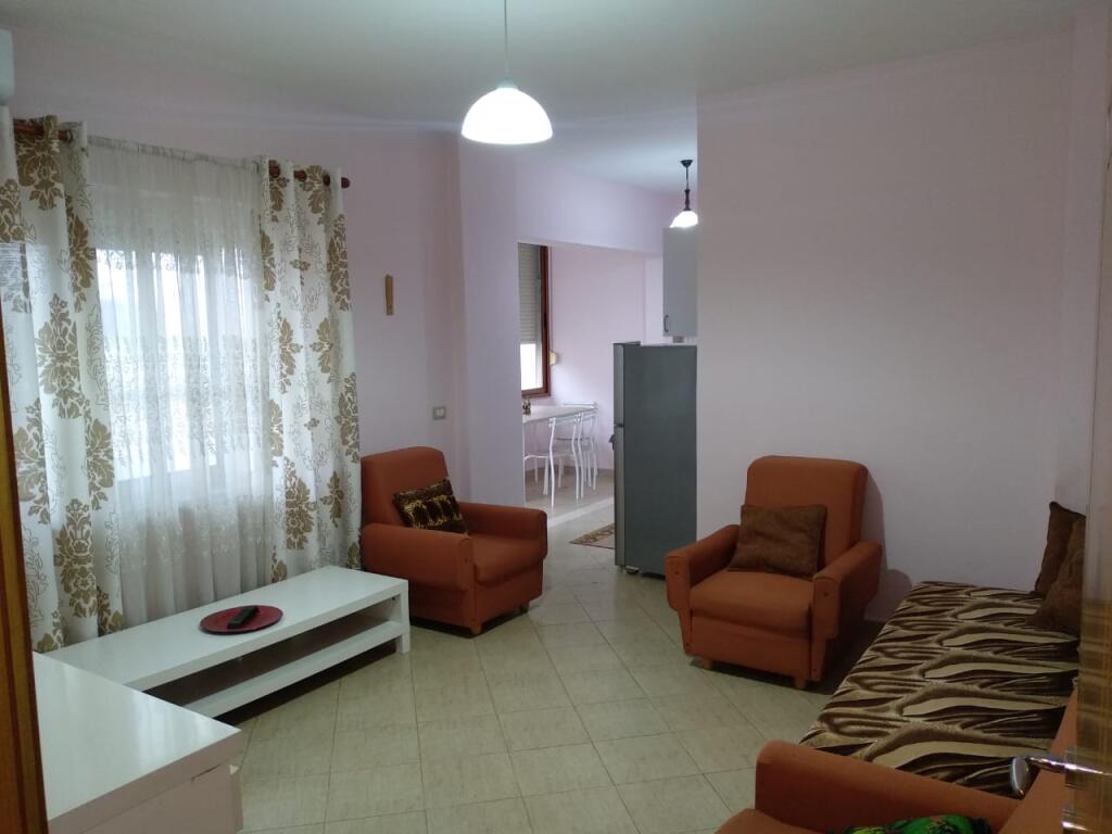 🏢Dopo la scuola di 9 anni 4 Deshmoret, si affitta un appartamento 1+1 arredato, 45.000 Leke