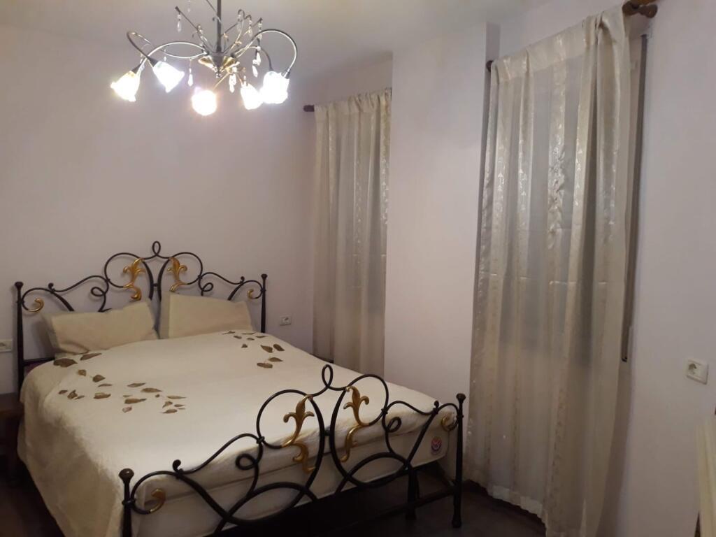 Apartment 2+1 for rent near the Center, Haxhi Dalliu Street