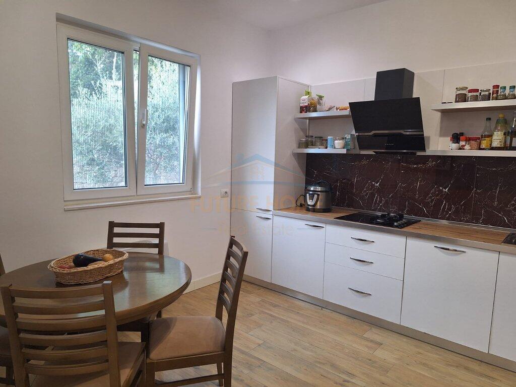 Disponiamo di Villa su 2 piani in Vendita, Mullet