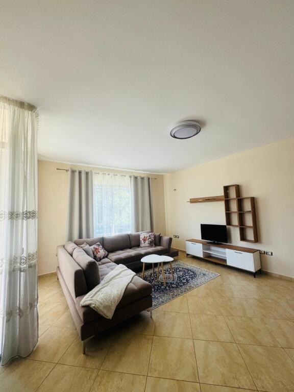 Apartament për qera - Pallati Brigadave