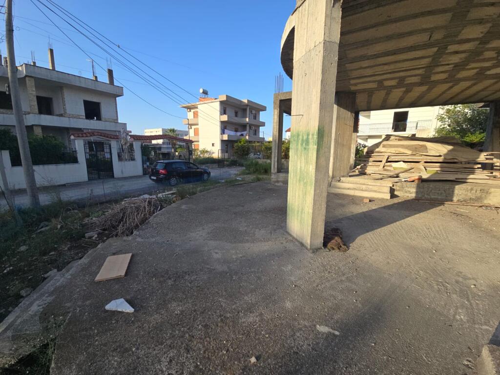 🏡 3-storey terraced villa for sale in Kënetë, Durrës