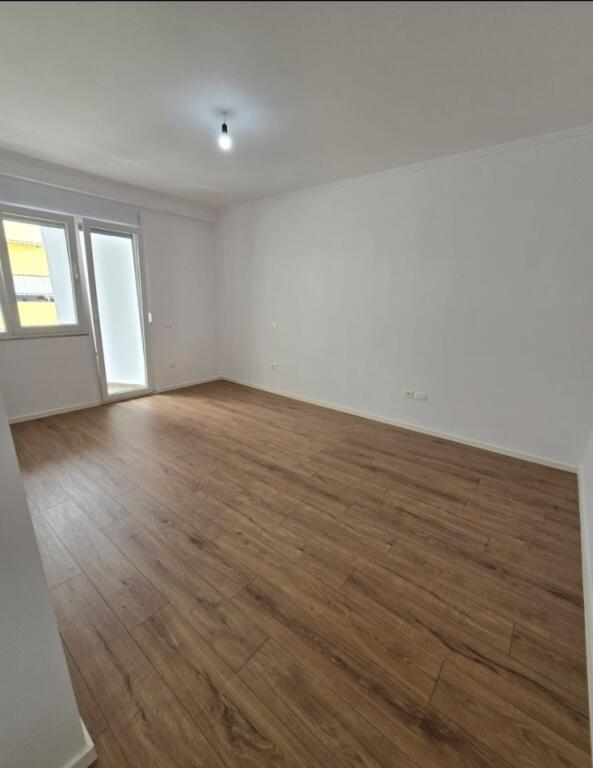 Vendesi Appartamento 2+1 "Via Kavaja"