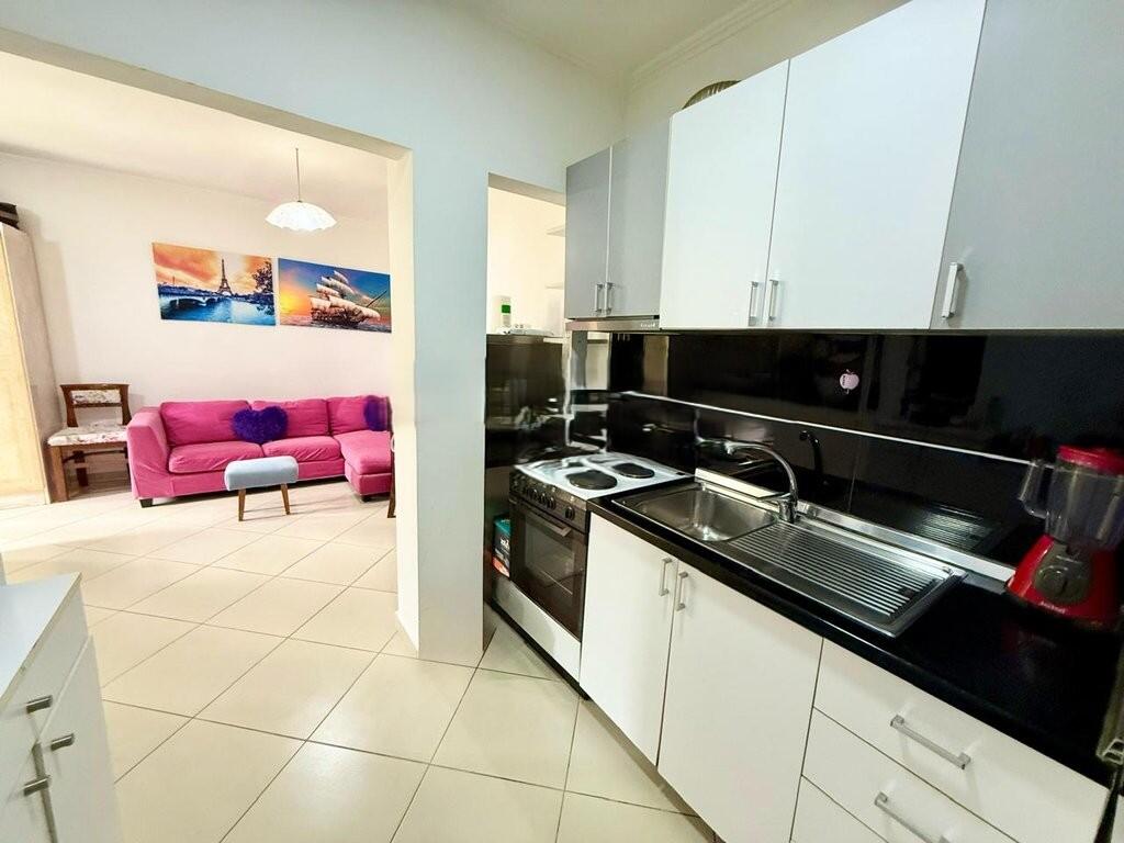 MONOLOCALE IN AFFITTO, VICINO AL 21-DHJETORI, TIRANA! 450 € /Mese