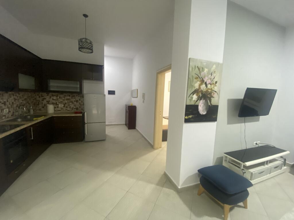 2+1, con veranda, lago secco, 700 euro con posto auto