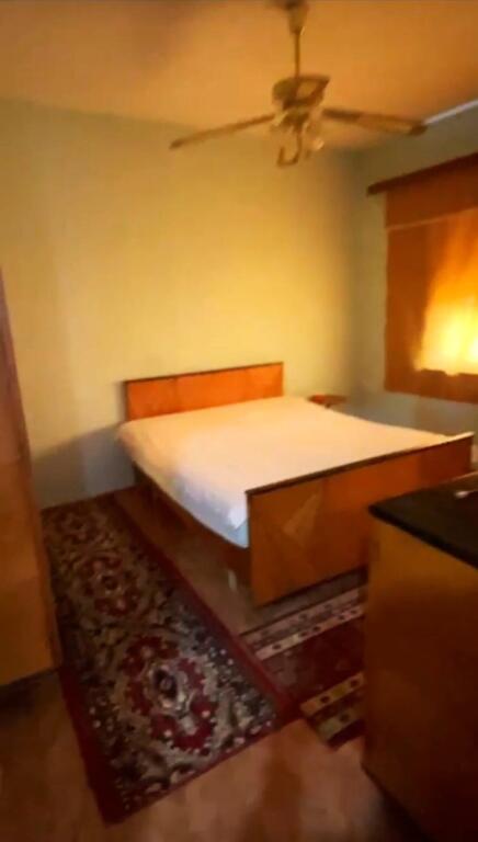 🏢Rruga Ferit Xhajko,perballe Ish Restorant Durresit jepet me qera apartament me siperfaqe75 𝐦2,2+1,i mobiluar