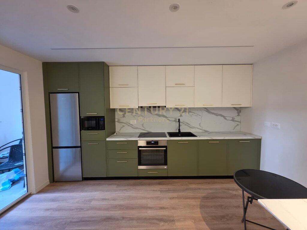 2+1 apartment for rent – behind the Tirana Hotel, near the Main Boulevard