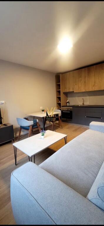 JEPET APARTAMENT 2+1 ME QIRA TE 21 DHJETORI 950 EURO