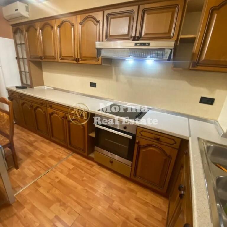 Qera Apartament 3+1+2, Bulevardi Bajram Curri, 700 Euro/Muaj