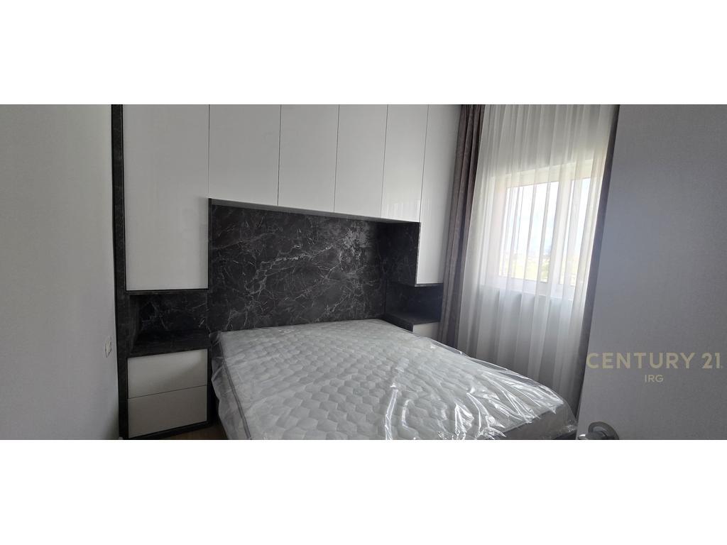 Shitet Apartament 1+1 pranë Zojës së Këshillit të Mirë!