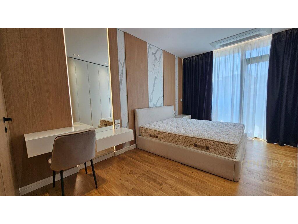 VENDIAMO APPARTAMENTO 2+1+2 +POSTO AUTO ARREDATO PRESSO "LAKE VIEW"!