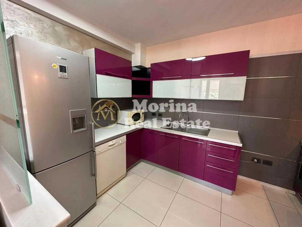 Qera Apartament 3+1+bllk, Pazari i Ri, 790 Euro/muaj.