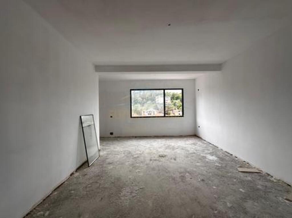 In vendita, Appartamento 2+1+2, Via Elbasan, Tirana.