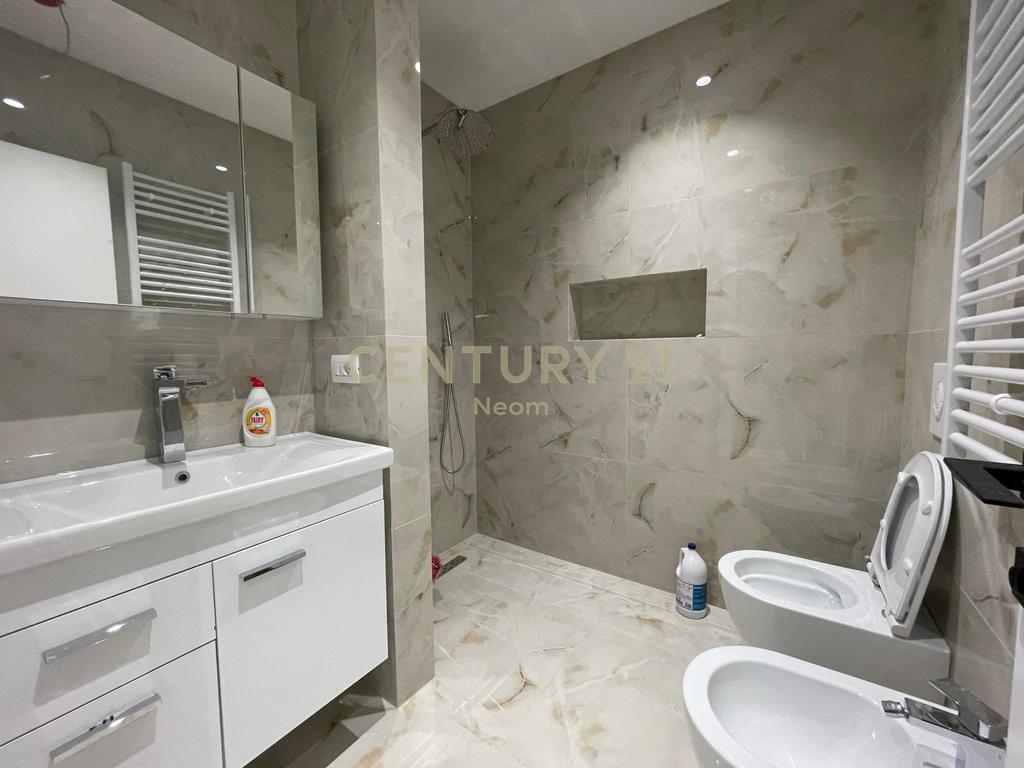 QIRA, APARTAMENT 2+1 TEK LIQENI I THATE - I SAPO INVESTUAR!
