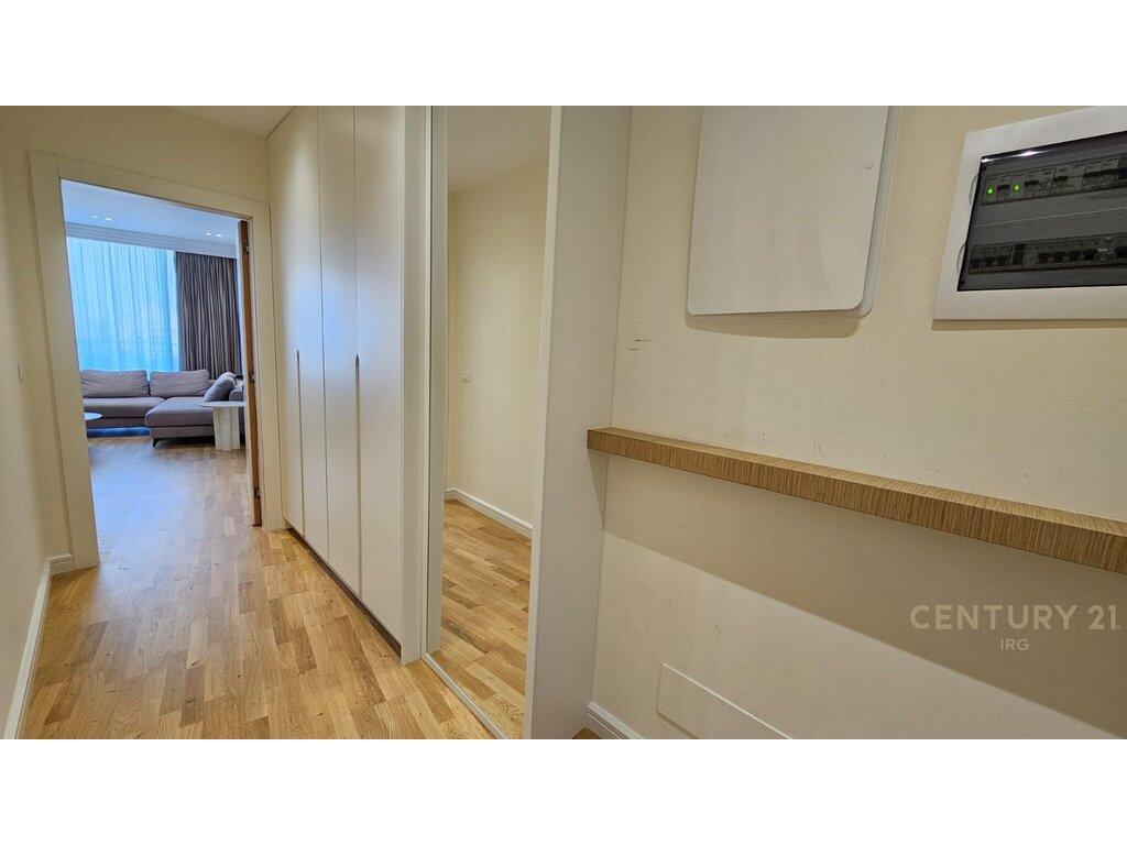 VENDIAMO APPARTAMENTO 2+1+2 +POSTO AUTO ARREDATO PRESSO "LAKE VIEW"!