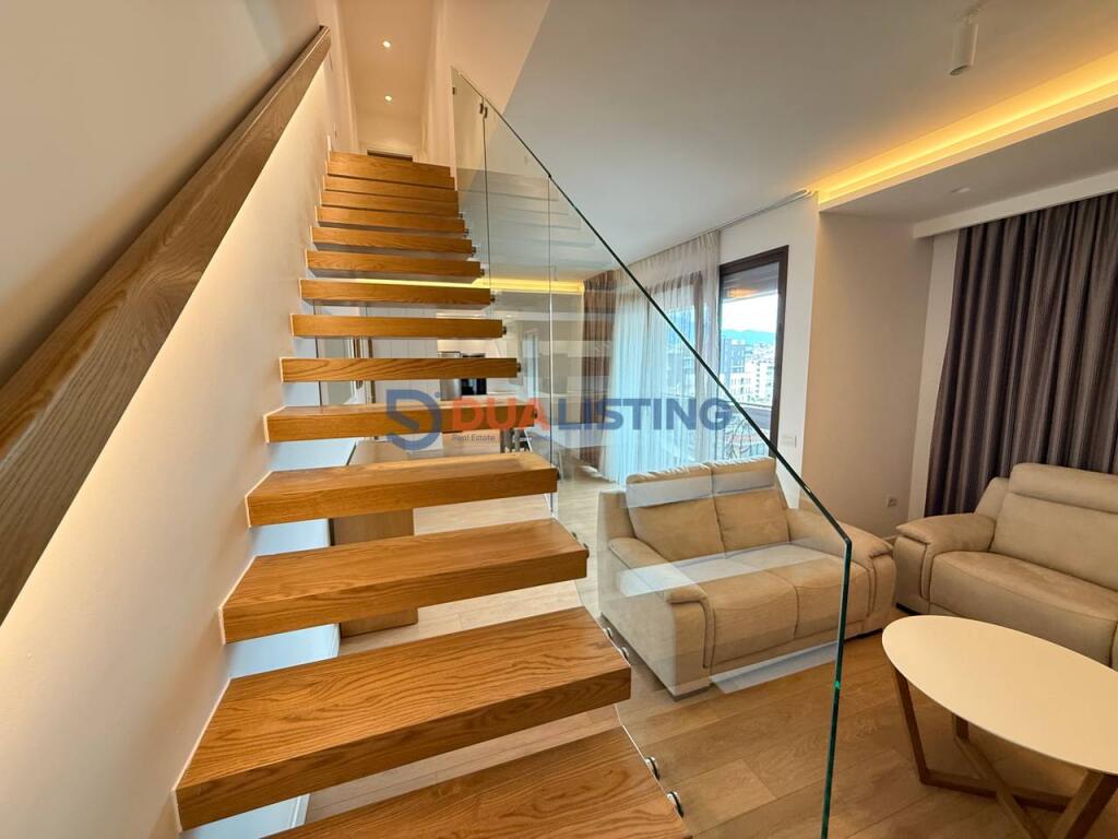 For Rent – Modern Duplex 3+1+3 | Barricade Street!