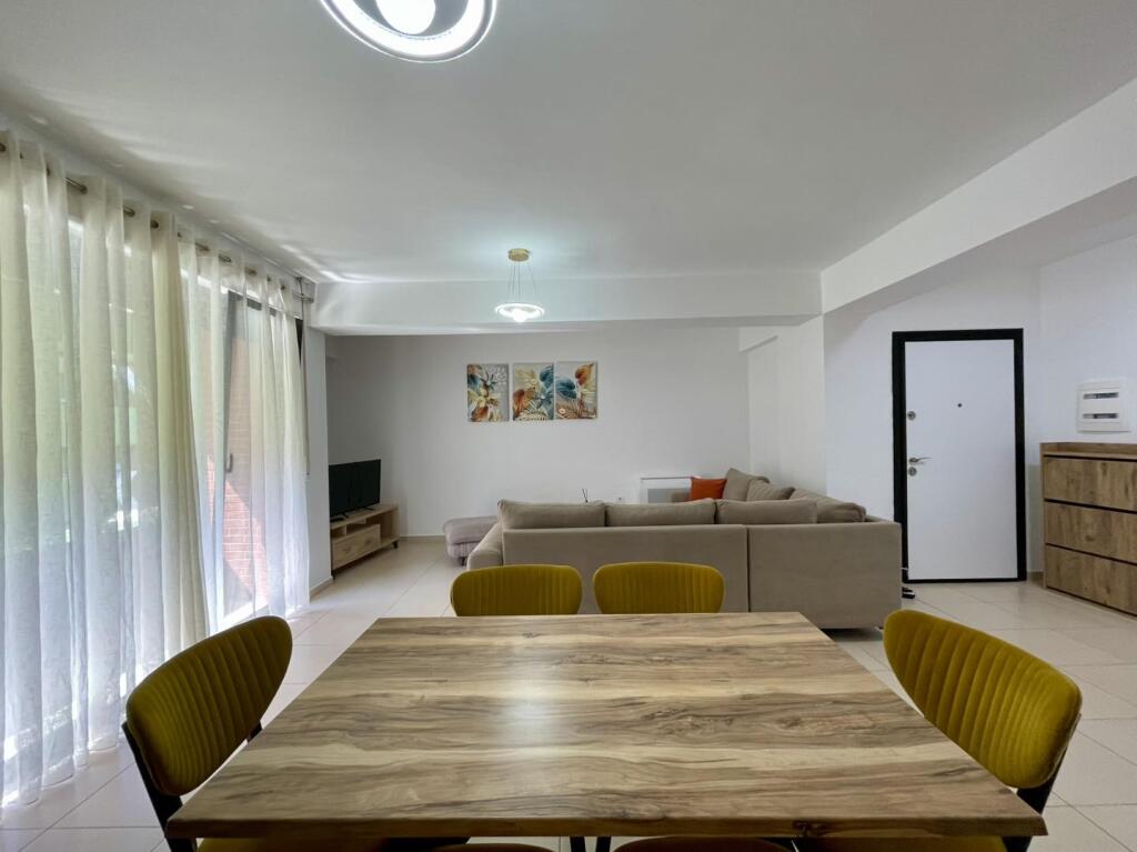 Affittasi appartamento 3+1+Parcheggio - Residenza “Kodra e Diellit”- Scuola British” 80.000 leke/mese
