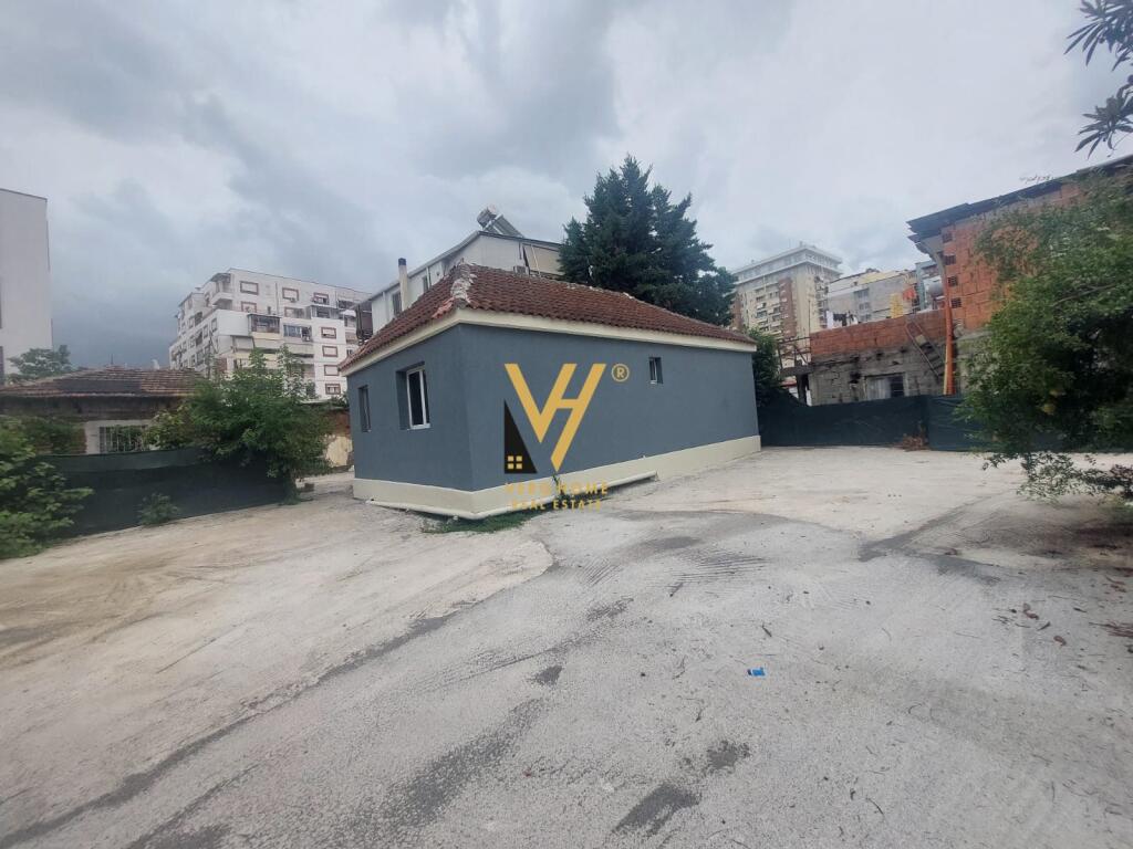 JEPET SHTEPI PRIVATE ME QERA NE DON BOSKO 80.000 LEKE