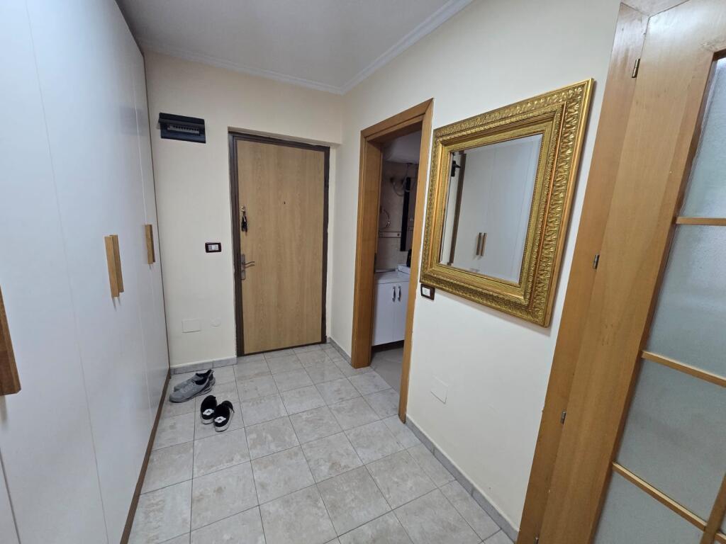 Apartament 1+1 me qira Shkencat e Natyres