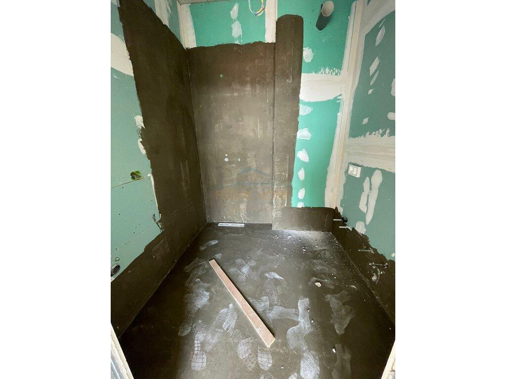 Shitet apartament 2+1+2 Oberon Rezidence Stacioni i trenit