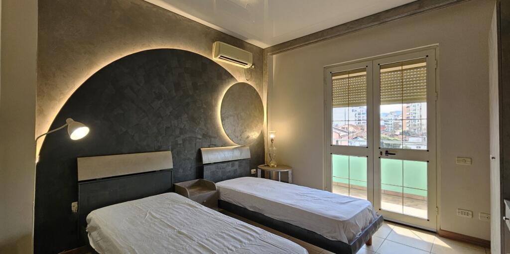 Jepet Apartament me qera