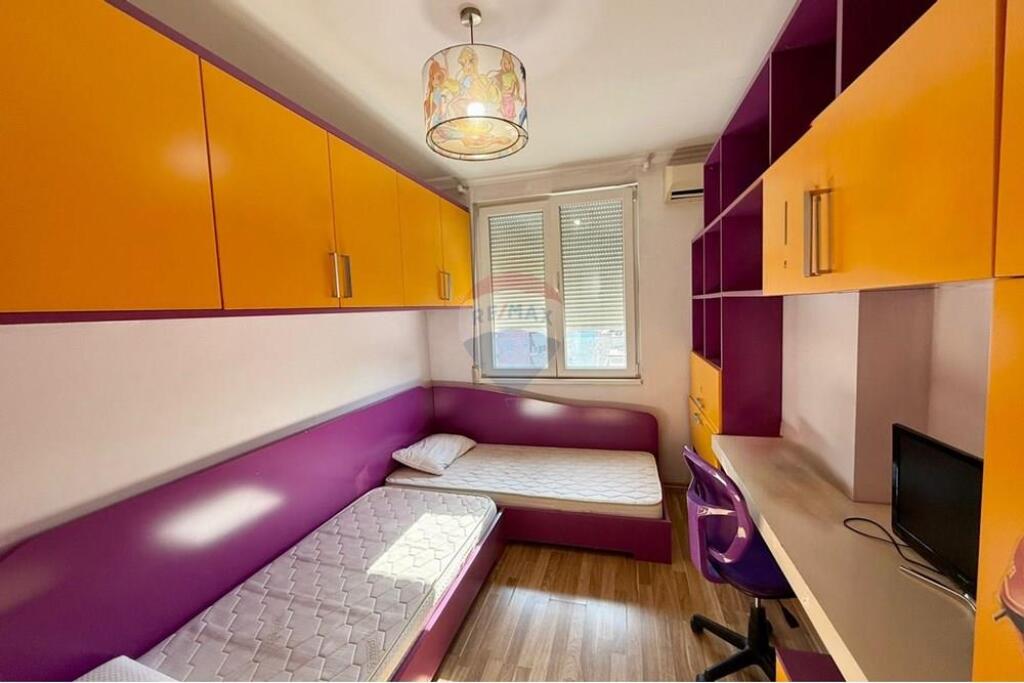 Apartament - Për Qira - Kompleksi Kontakt