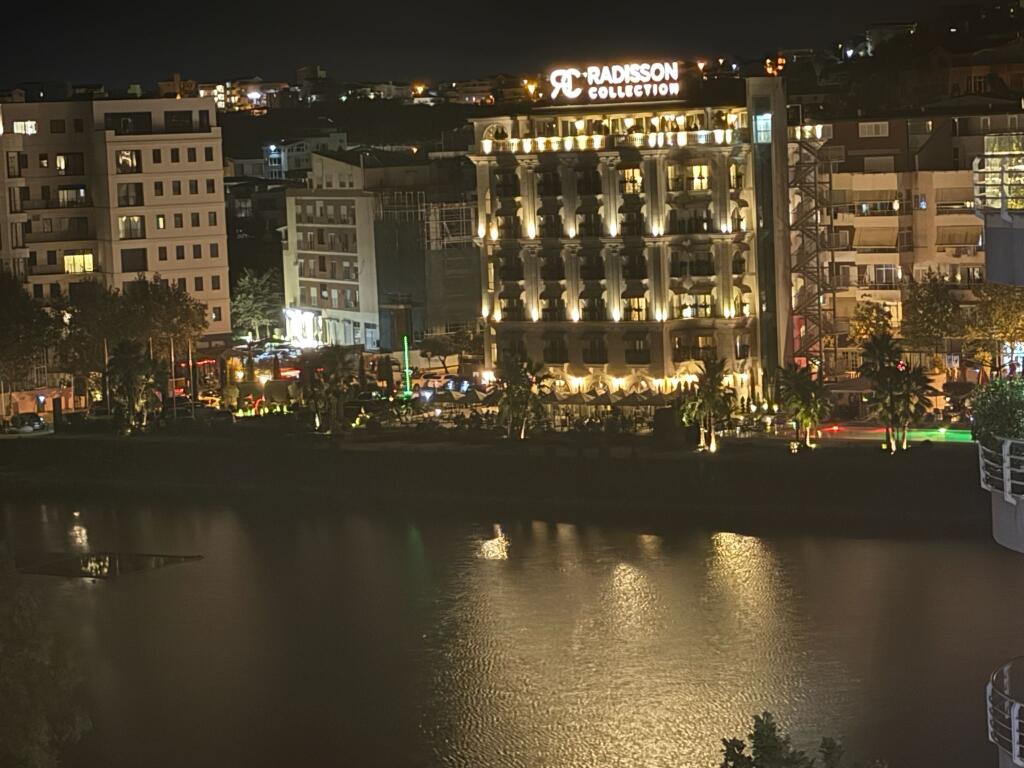 Jepet apartament 1+1 me qera tek liqeni thate me super pamje bga liqeni thate