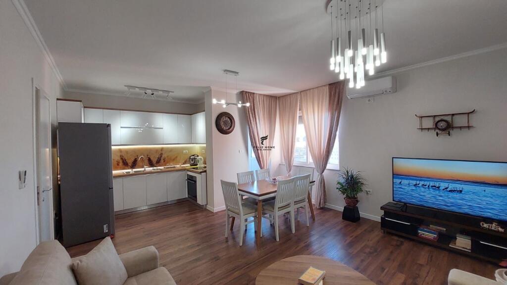 APARTAMENT ME QERA 2+1 SELITE 700 EURO
