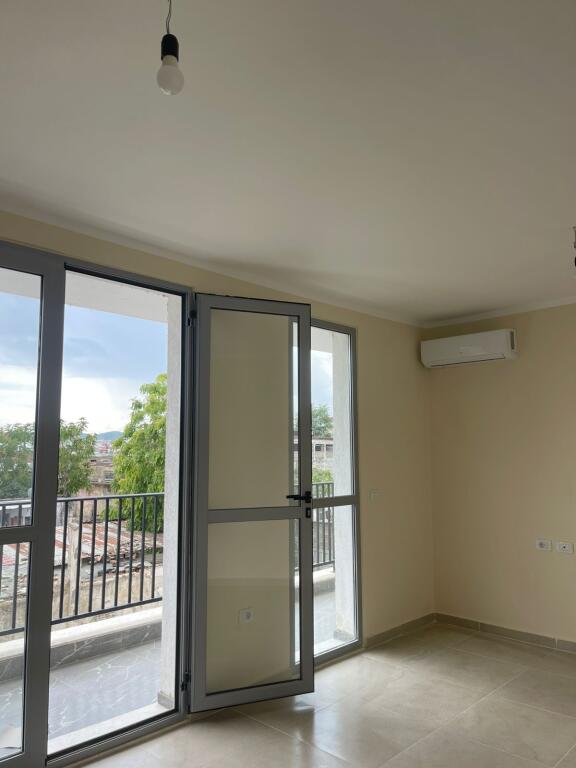 QERA, APARTAMENT 2+1, RRUGA 5 MAJI, TIRANË, ID: 530581007-59