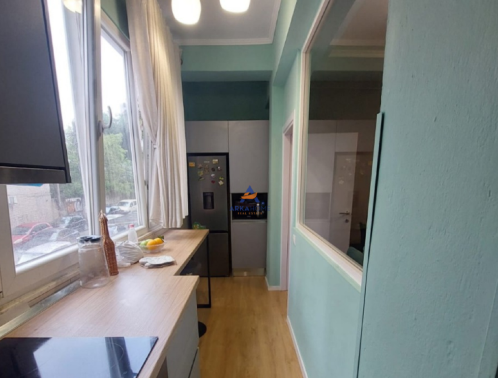 JEPET PER SHITJE VILE 5+1+ANEKS+BALLKON "SHKOLLA E BALETIT" 450.000 EURO