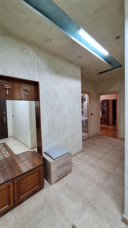 Apartament 3+1 me qira – Bulevardi Bajram Curri (Materniteti i Ri / Brryli)