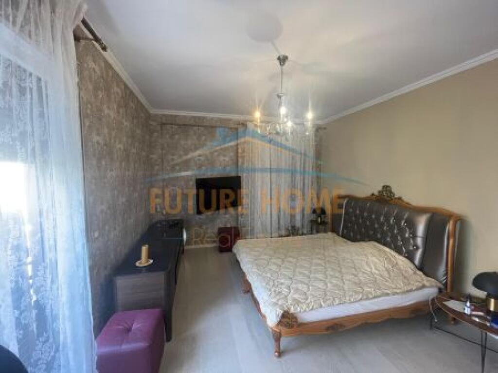 Shitet, Apartament 3+1+2, Kopshti Botanik, Tiranë