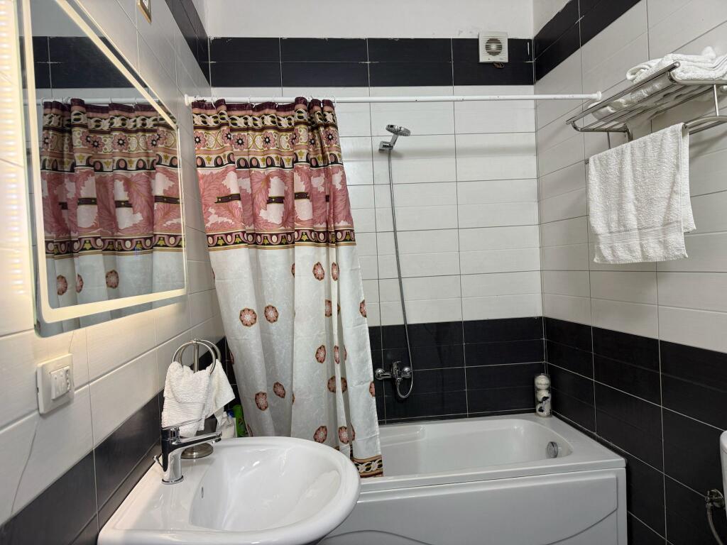 Jepet apartament 1+1 me qera tek liqeni thate me super pamje bga liqeni thate