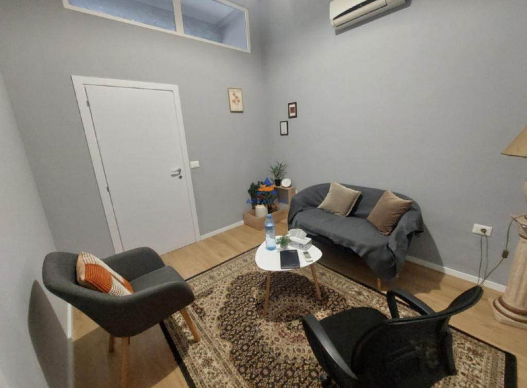 JEPET PER SHITJE VILE 5+1+ANEKS+BALLKON "SHKOLLA E BALETIT" 450.000 EURO