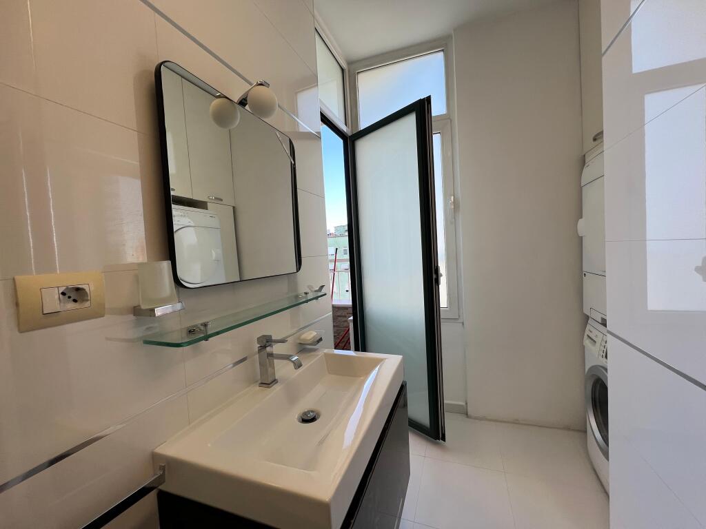 ✨Ofrohet per Qira Apartament 2+1+2  me Post Parking  📍Rruga Pjeter Bogdani 💶Cmimi 1600 Euro ( Neto)
