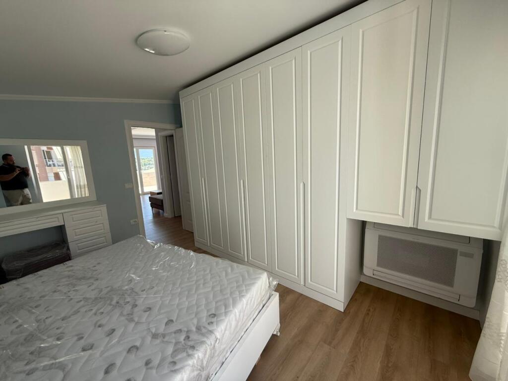 Apartament 2+1+2 per qira, Hotel Radisson, Liqeni i Thate