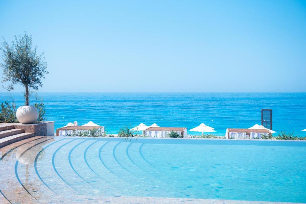 Apartment For Sale In Green Coast Palase
