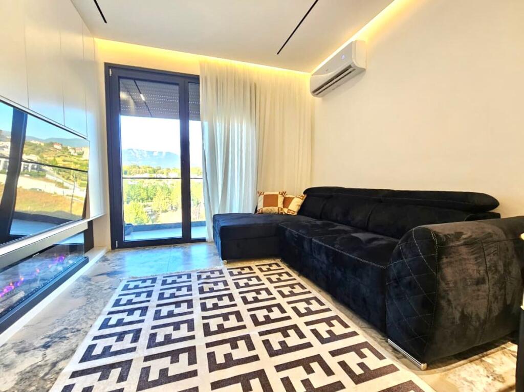 -AFFITTASI appartamento 1+1 + garage completamente investito come per sé con tutto di qualità delle migliori marche AL LAGO ASCIUTTO