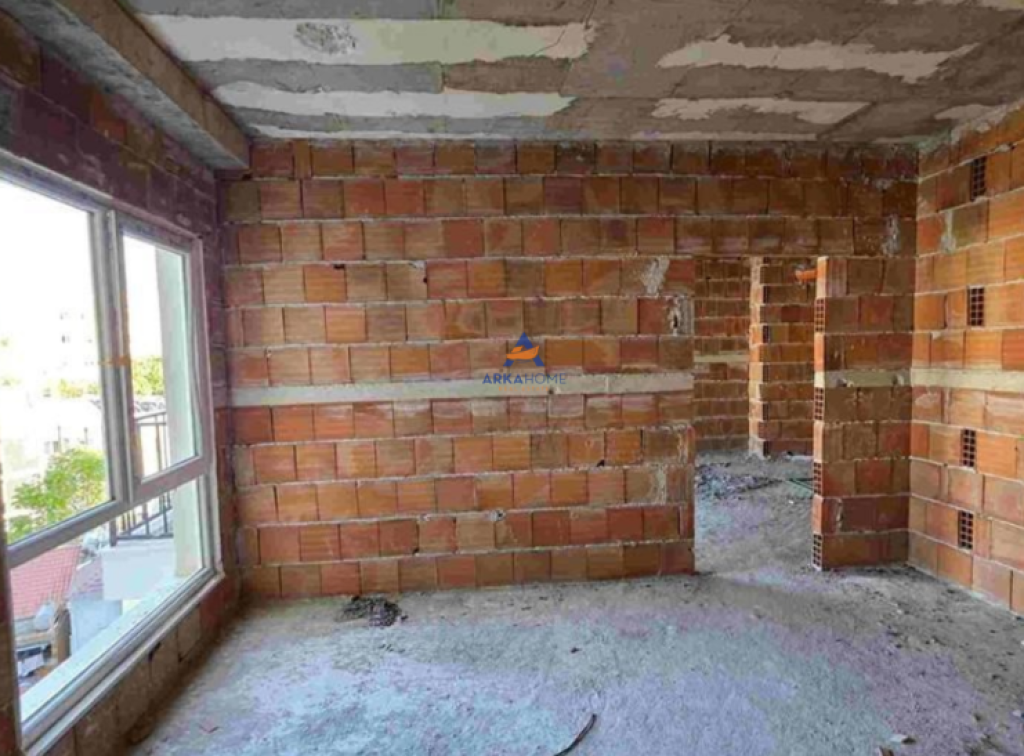 SHITET APARTAMENT 1+1+ BALLKON "SPITALI AMERIKAN 2,RRUGA E DIBRES" 105.000 EURO
