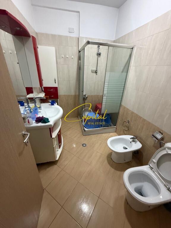 APARTAMENT ME QERA 2+1 TREGU ELEKTRIK 45.000 LEKE