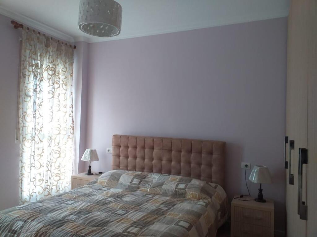 APARTAMENT ME QERA 1+1 PAZARI I RI 700 EURO