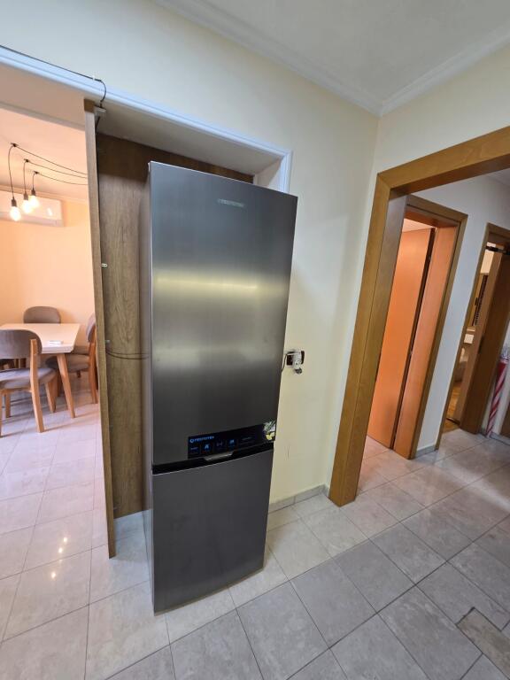 Apartament 1+1 me qira Shkencat e Natyres
