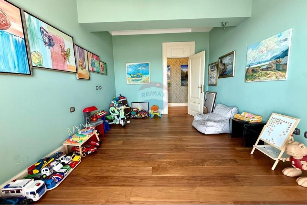 Penthouse for rent, in the center of Tirana