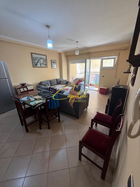 APARTAMENT ME QERA 2+1 TREGU ELEKTRIK 45.000 LEKE