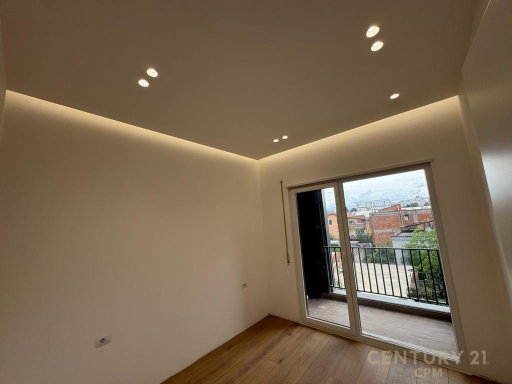 TEK REZIDENCA HENKE JAPIM ME QIRA APARTAMENT 2+1+2