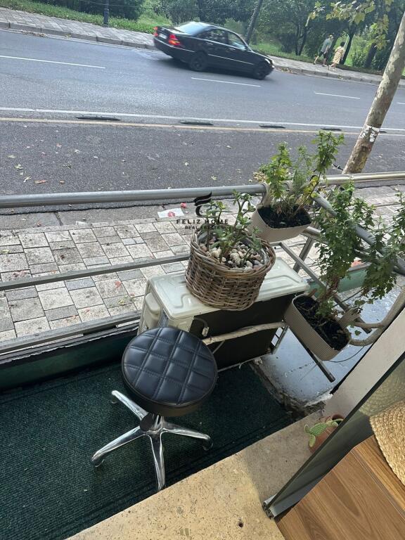 SHOP FOR RENT 16 M2 ELBASAN STREET 35,000 LEKE