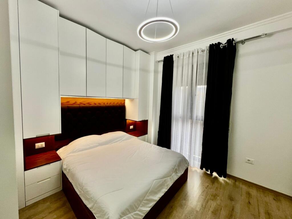 APARTAMENT 2+1+POST PARKIMI ME QIRA, TEK KODRA E DIELLIT