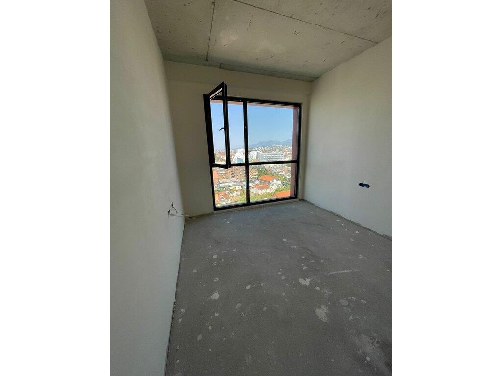 Shitet apartament 2+1+2 Oberon Rezidence Stacioni i trenit