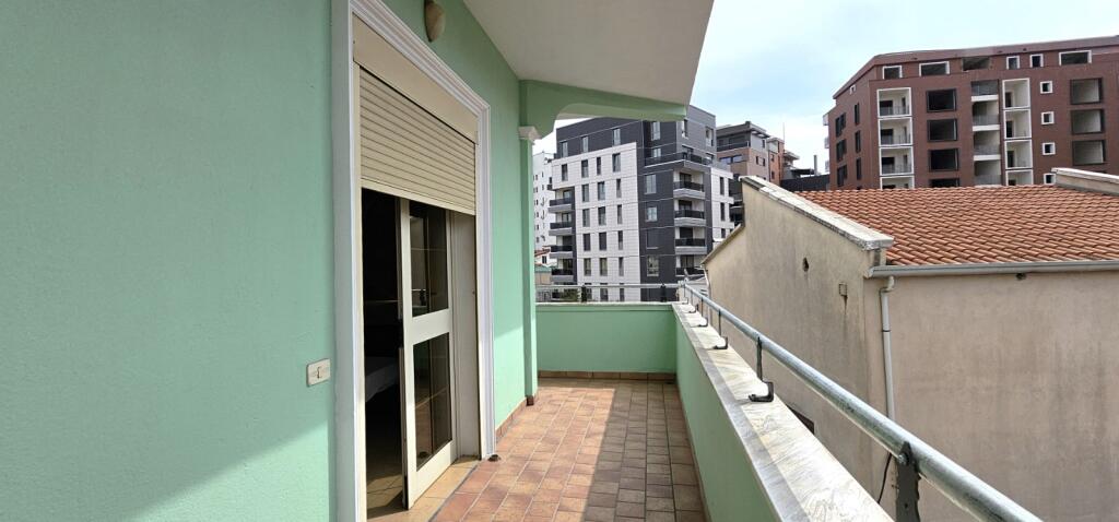 Jepet Apartament me qera