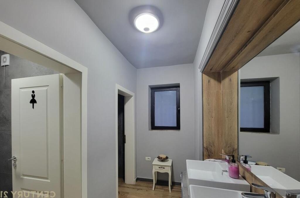 SHOP FOR RENT ALONG MYSLYM SHYRI STREET